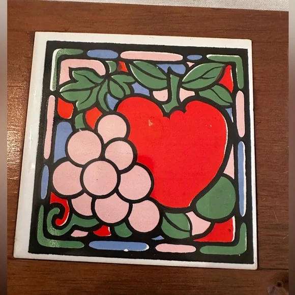 Vintage Wooden cheese Tray with fruit Tile Inlay - Picture 3 of 5